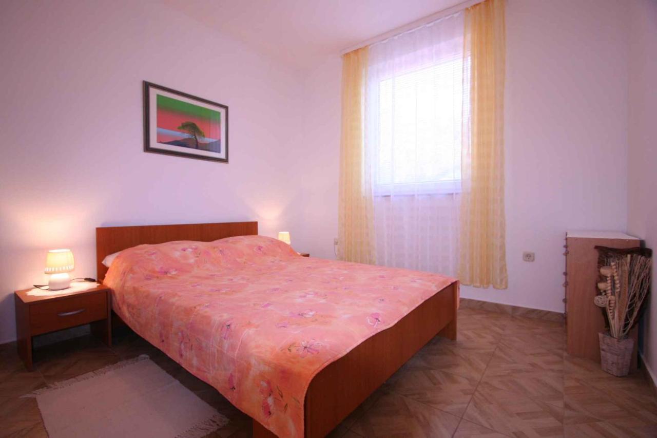 Apartments In Silo/Insel Krk 13442 Екстериор снимка